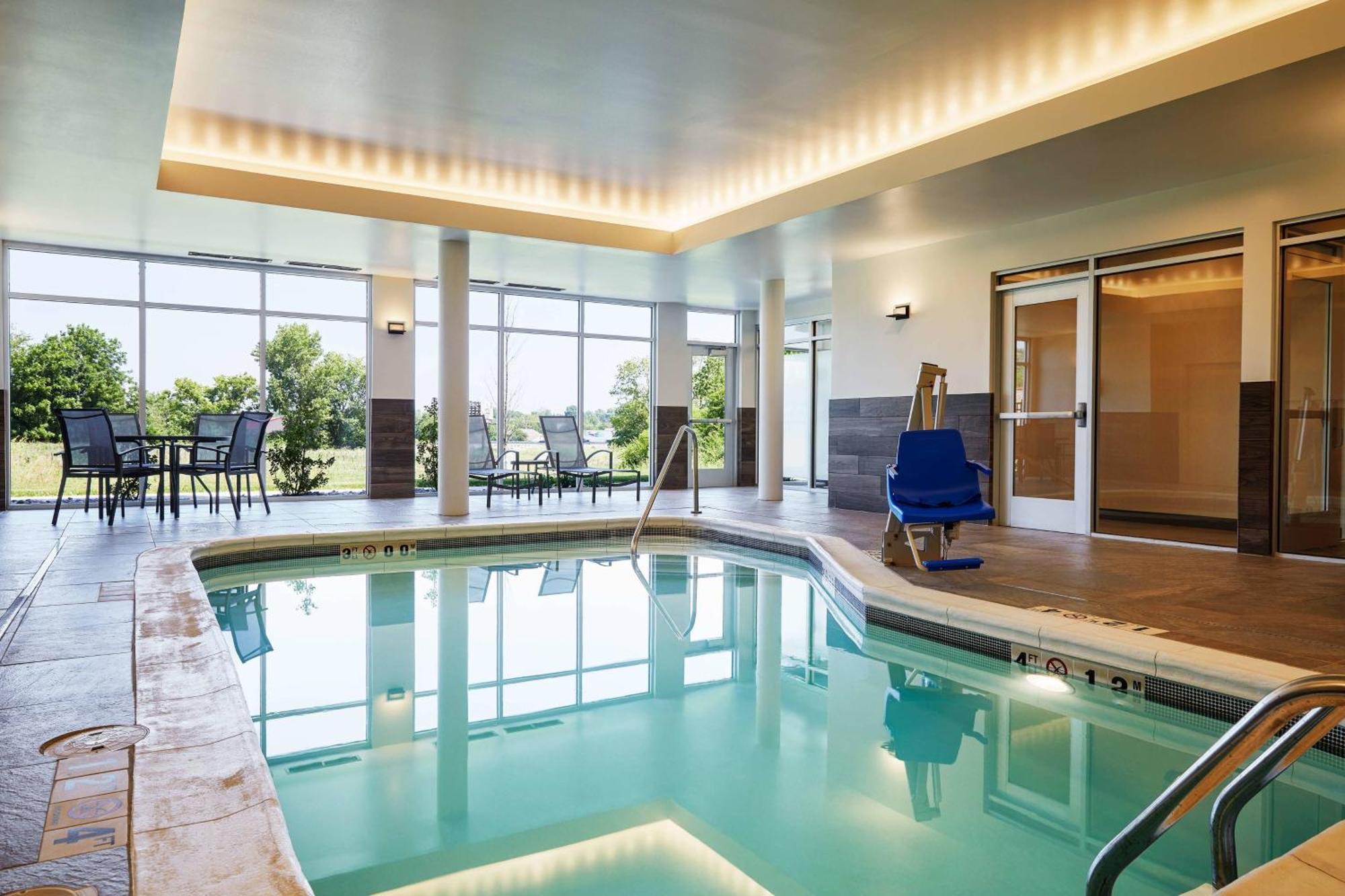 Fairfield Inn & Suites By Marriott Kansas City Belton Екстер'єр фото